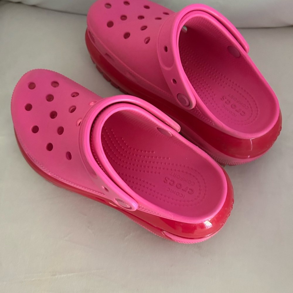 CROCS Classic Bae Platform Pink Clog Hot Pink with Red - Picture 3 of 13